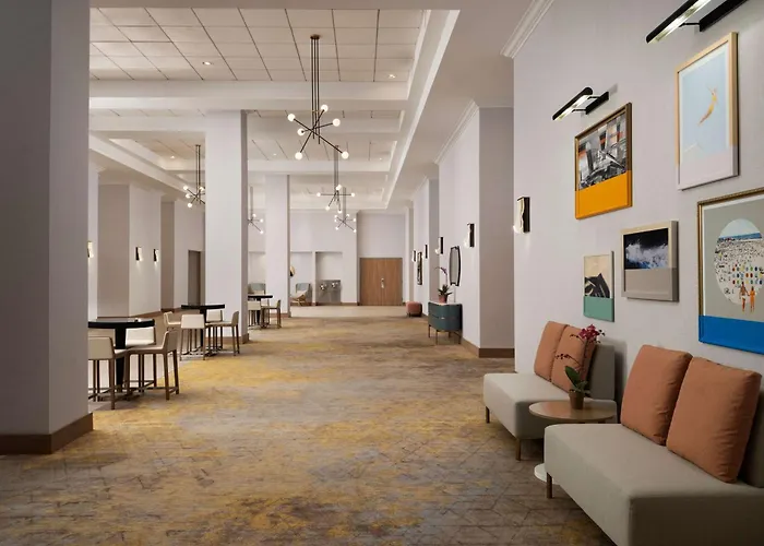 Hotel Zessa Orange County Airport, A Doubletree By Hilton