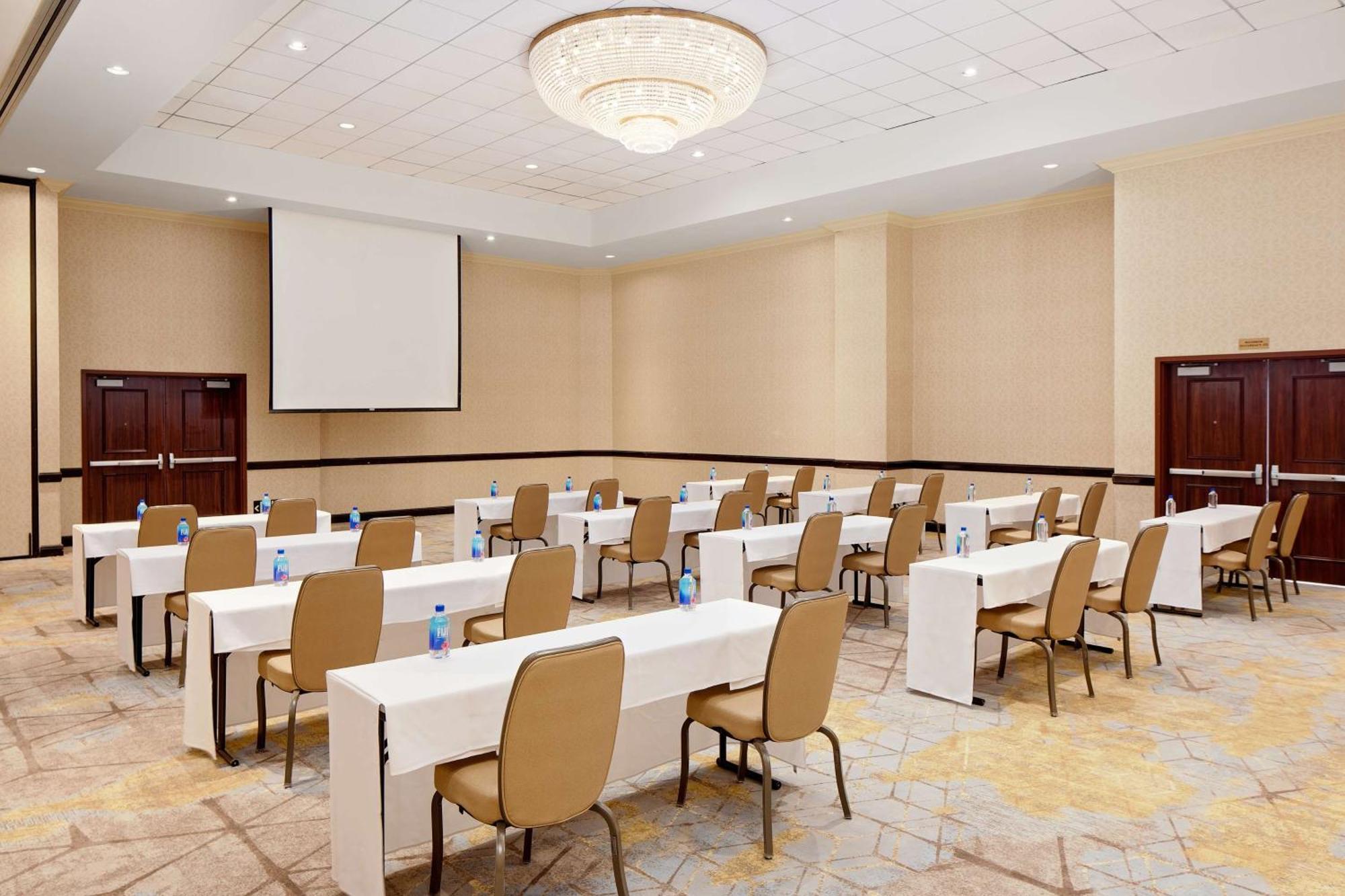 Zessa Orange County Airport, A Doubletree By Hilton Hotel Santa Ana