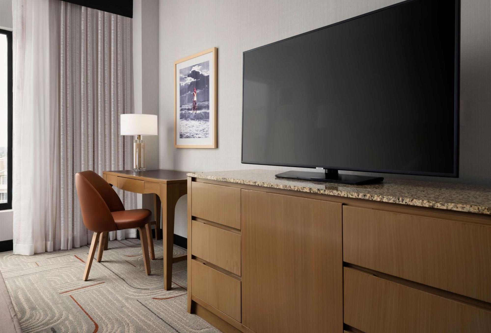 Zessa Orange County Airport, A Doubletree By Hilton Hotel 3*