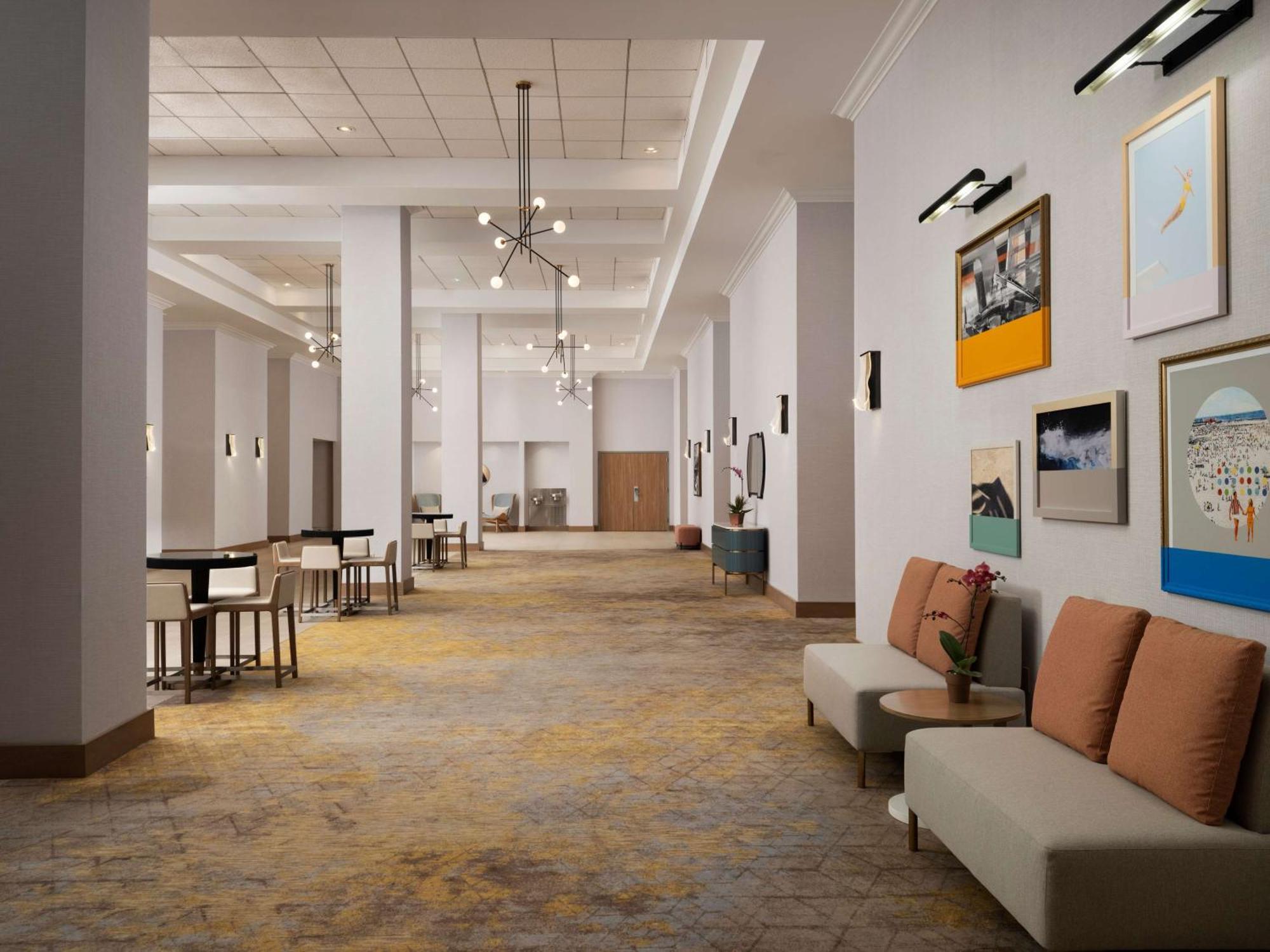 Zessa Orange County Airport, A Doubletree By Hilton 3*