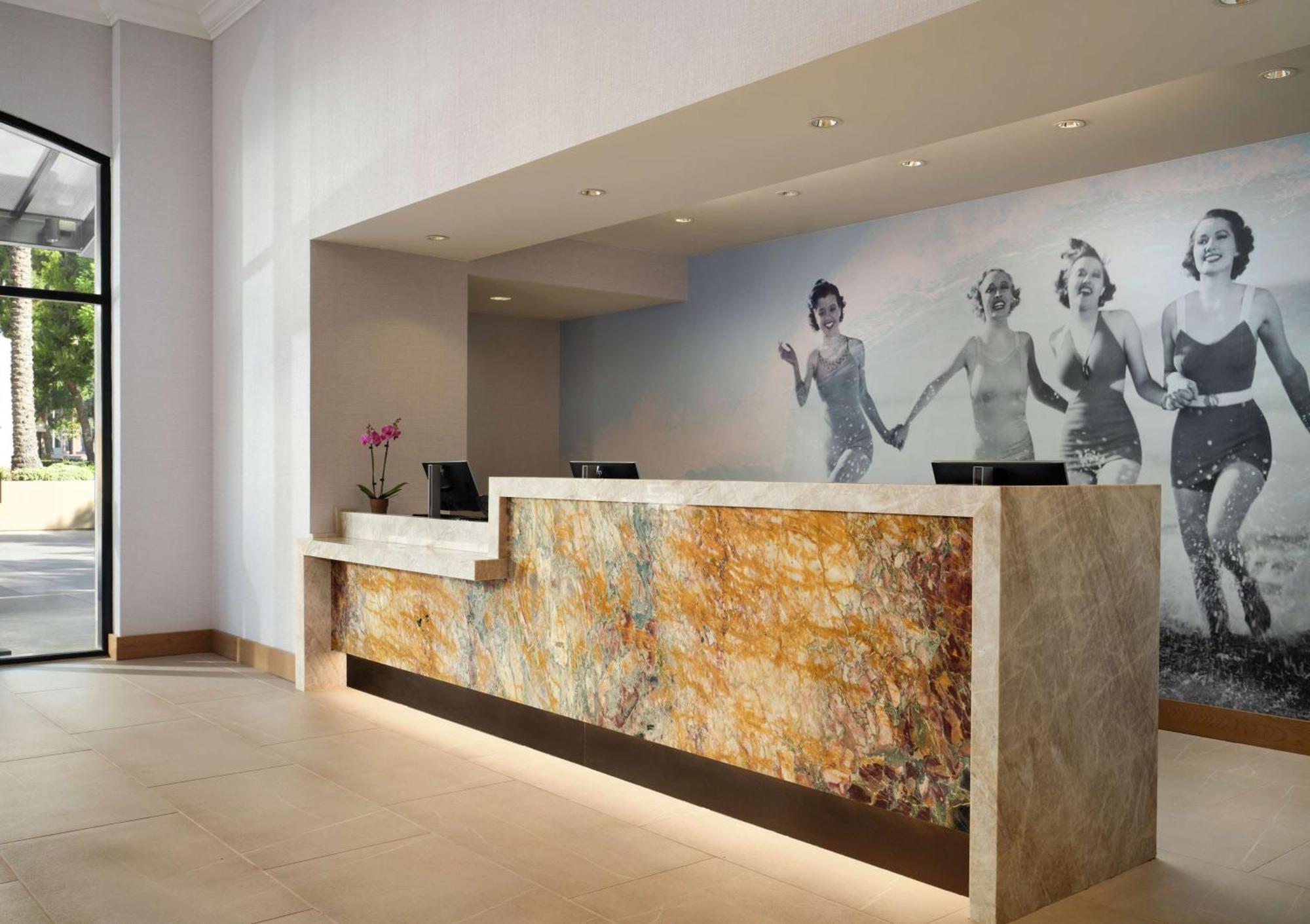 Zessa Orange County Airport, A Doubletree By Hilton Hotel 3*