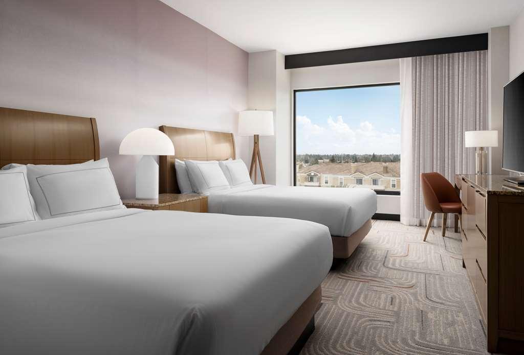 Zessa Orange County Airport, A Doubletree By Hilton Hotel