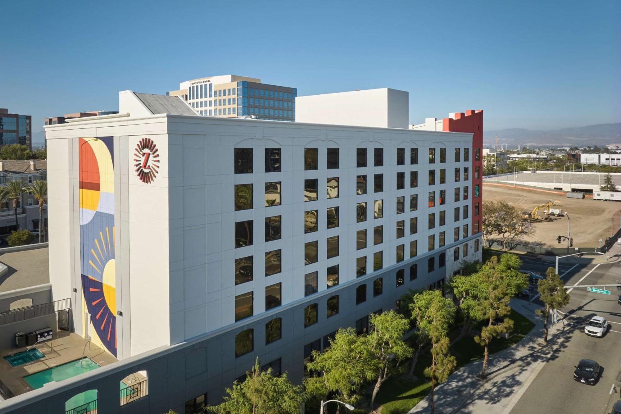 Hotel Zessa Orange County Airport, A Doubletree By Hilton Santa Ana