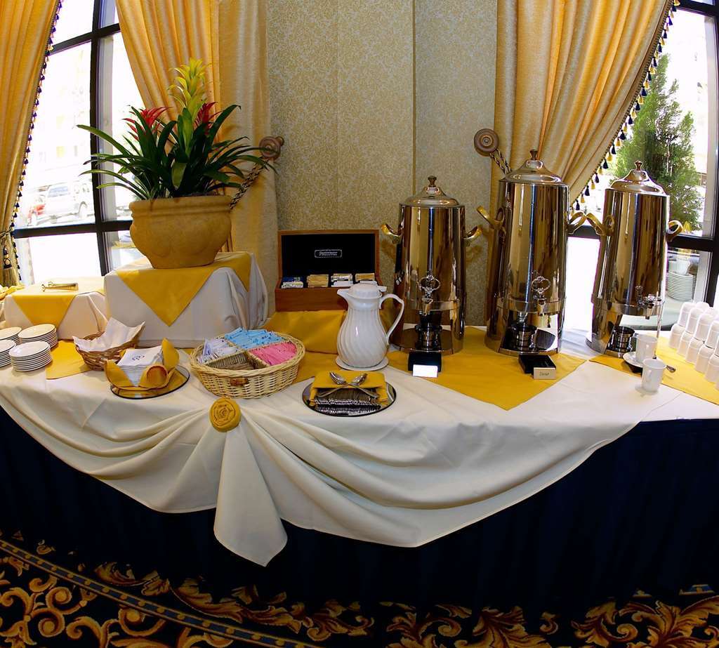 Hotel Zessa Orange County Airport, A Doubletree By Hilton Santa Ana