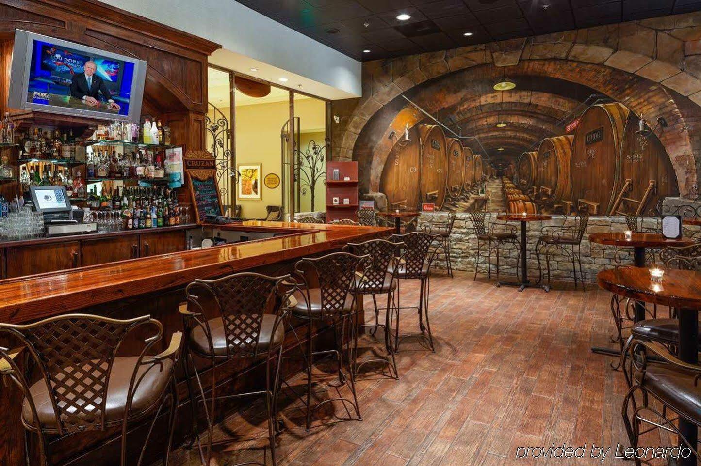 Hotel Zessa Orange County Airport, A Doubletree By Hilton 3*